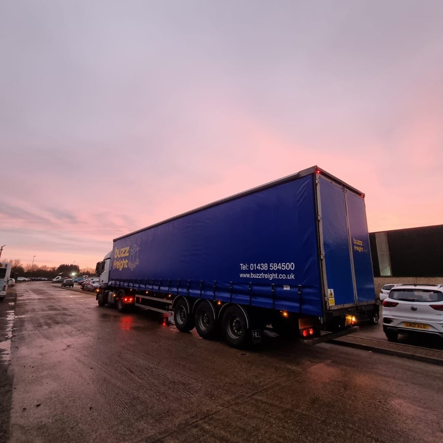 Articulated lorry